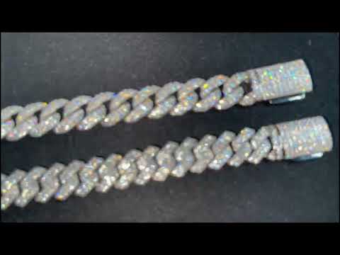Load and play video in Gallery viewer, Moissanite Cuban Link Bracelet