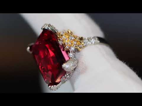 Load and play video in Gallery viewer, Big Red Diamond Ring