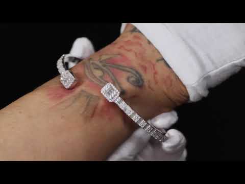 Load and play video in Gallery viewer, Moissanite Baguette Diamond Bracelet