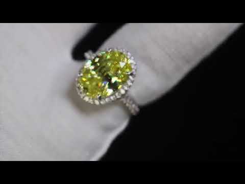 Load and play video in Gallery viewer, Lime Green Oval Diamond Ring