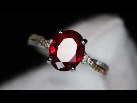 Load and play video in Gallery viewer, Womens Red Oval Diamond Ring