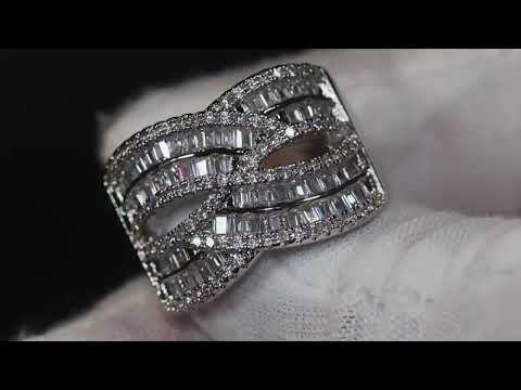 Load and play video in Gallery viewer, Womens Baguette Diamond Ring
