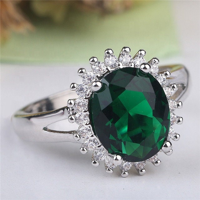 Green Diamond Ring | Green Diamond Engagement Ring | Emerald Green Ring | Green Diamond Jewelry | Green Diamond Ring with halo | Halo Ring