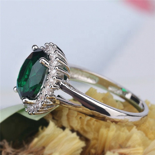 Green Diamond Ring | Green Diamond Engagement Ring | Emerald Green Ring | Green Diamond Jewelry | Green Diamond Ring with halo | Halo Ring
