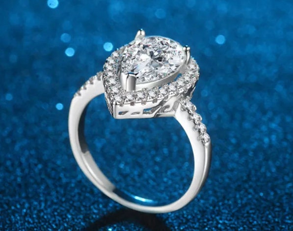 Womens Pear Cut Diamond Ring | Teardrop Engagement Rings | Pear Shaped Engagement Ring