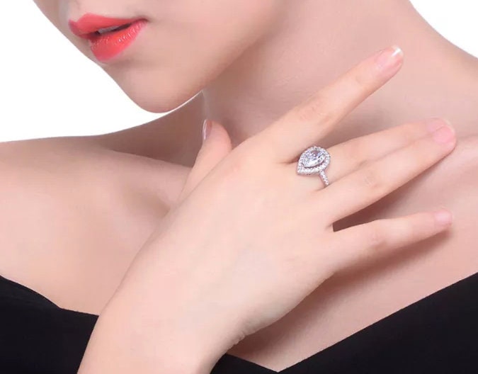 Womens Pear Cut Diamond Ring | Teardrop Engagement Rings | Pear Shaped Engagement Ring
