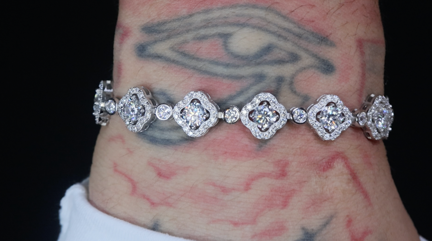 Moissanite Clover Bracelet