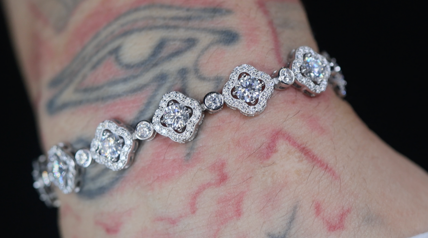 Moissanite Clover Bracelet