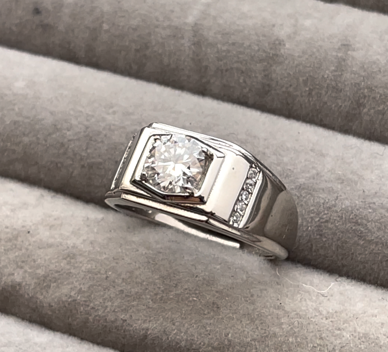 Mens Moissanite Rings | Mens Moissanite Diamond Wedding Ring