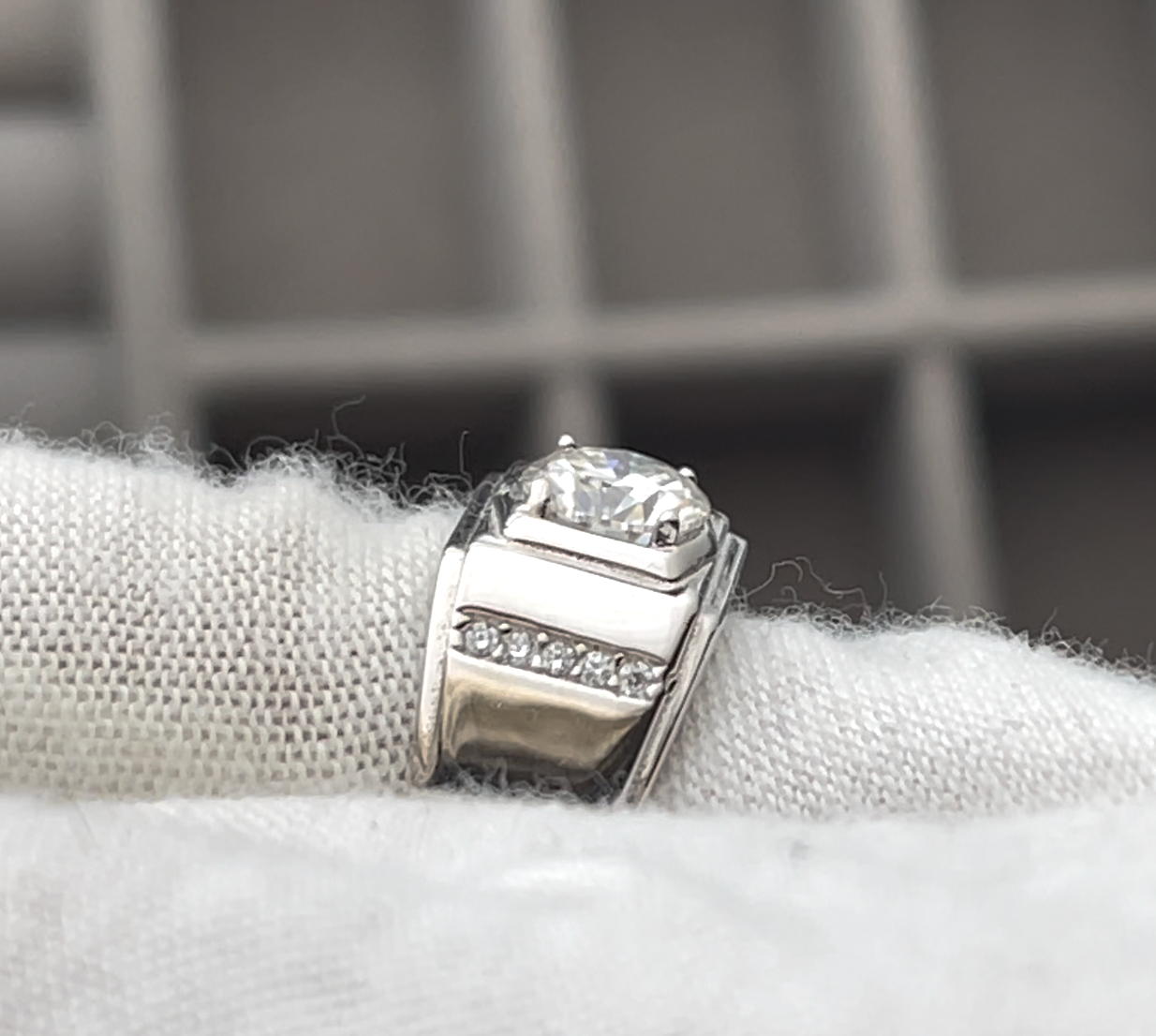 Mens Moissanite Rings | Mens Moissanite Diamond Wedding Ring