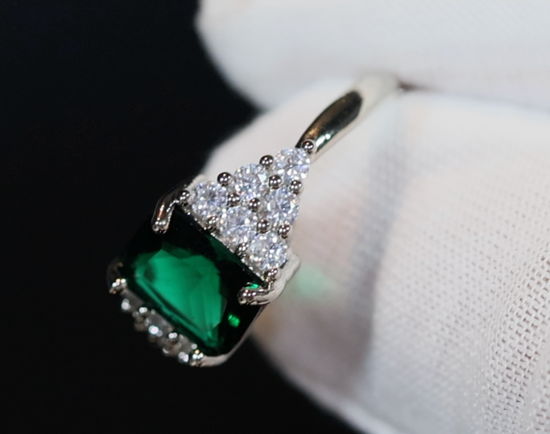 Green Diamond Ring | Green Diamond Engagement Ring