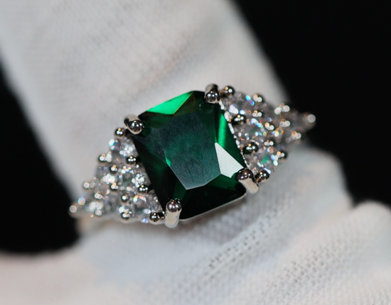 Green Diamond Ring | Green Diamond Engagement Ring