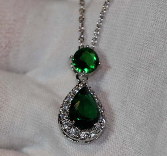 Emerald Diamond Necklace | Green Diamond Pendant | Green Diamond Necklace