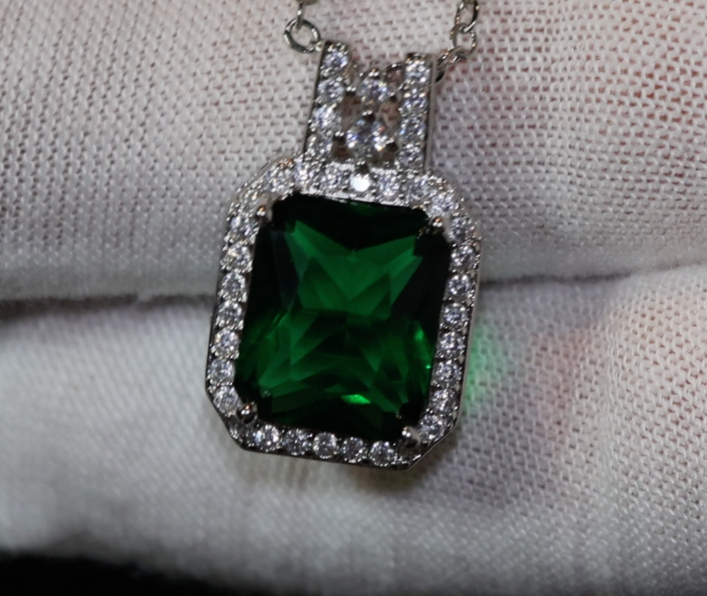 Emerald Diamond Necklace | Womens Emerald Necklace | Emerald Necklace | Green Diamond Pendant | Green Diamond Necklace | Emerald Pendant