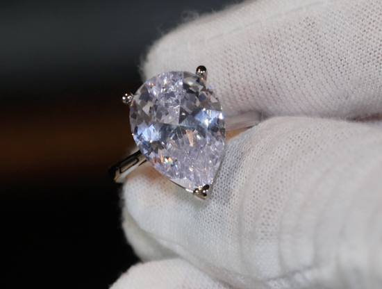 Pear cut diamond ring