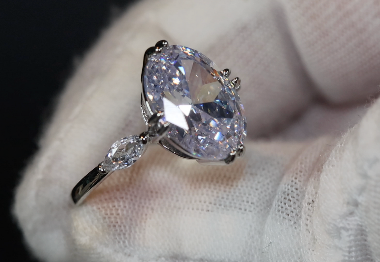 Oval Diamond Ring | Oval Engagement Ring
