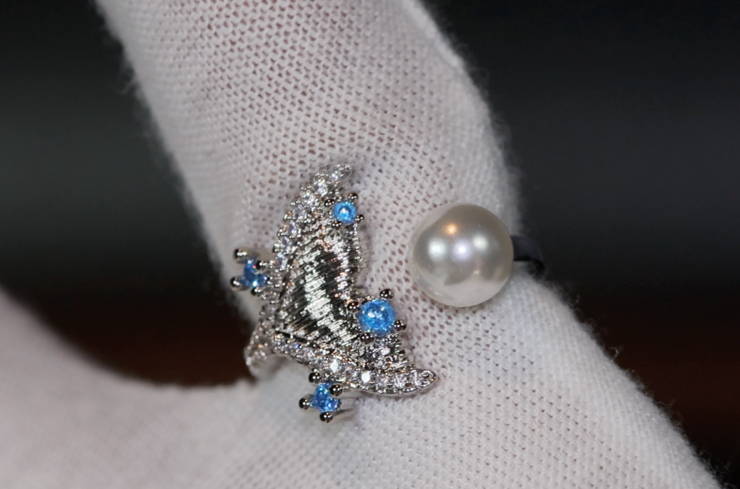 Pearl Ring | Blue Diamond Ring | Fish Tail Ring