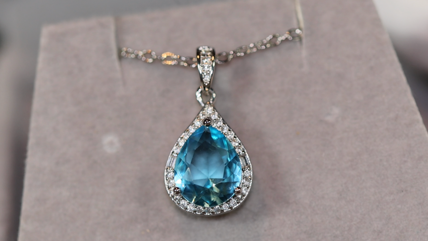 AQUAMARINE BLUE DIAMOND PENDANT & NECKLACE