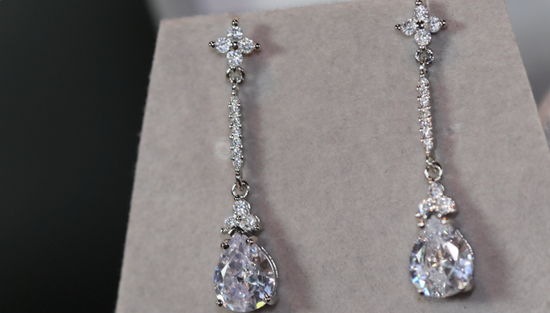 Pear cut diamond earrings | Diamond Earrings | Tear drop Earrings | Womens Classy Diamond Earrings