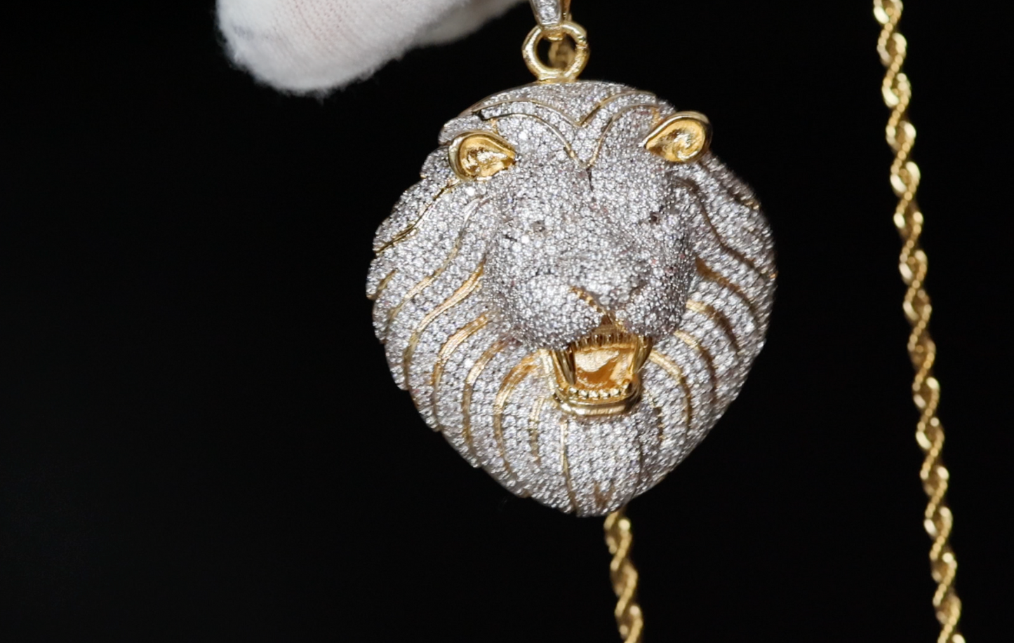 Big Iced Out Lion Pendant, Diamond lion head pendant, diamond lion pendant, iced out lion pendant, hip hop lion pendant