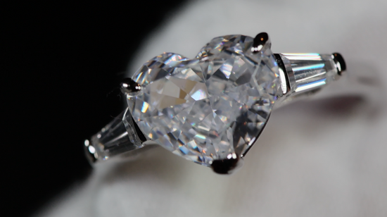 womens lab grown diamond engagement ring