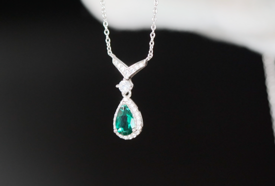 Womens Colombian Emerald Pendant