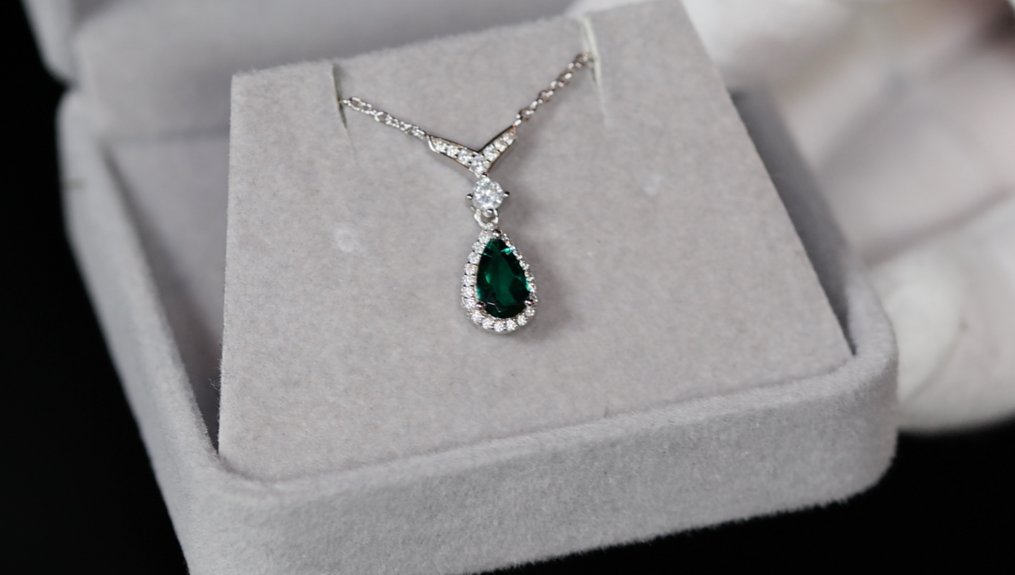 Lab Grown Colombian Emerald Diamond Necklace