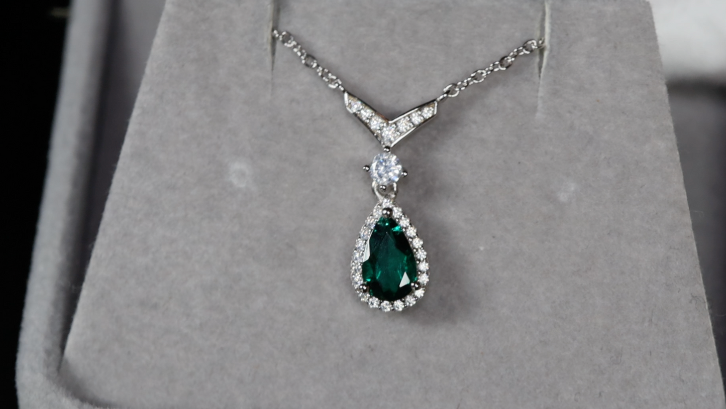 Lab Grown Colombian Emerald Diamond Necklace