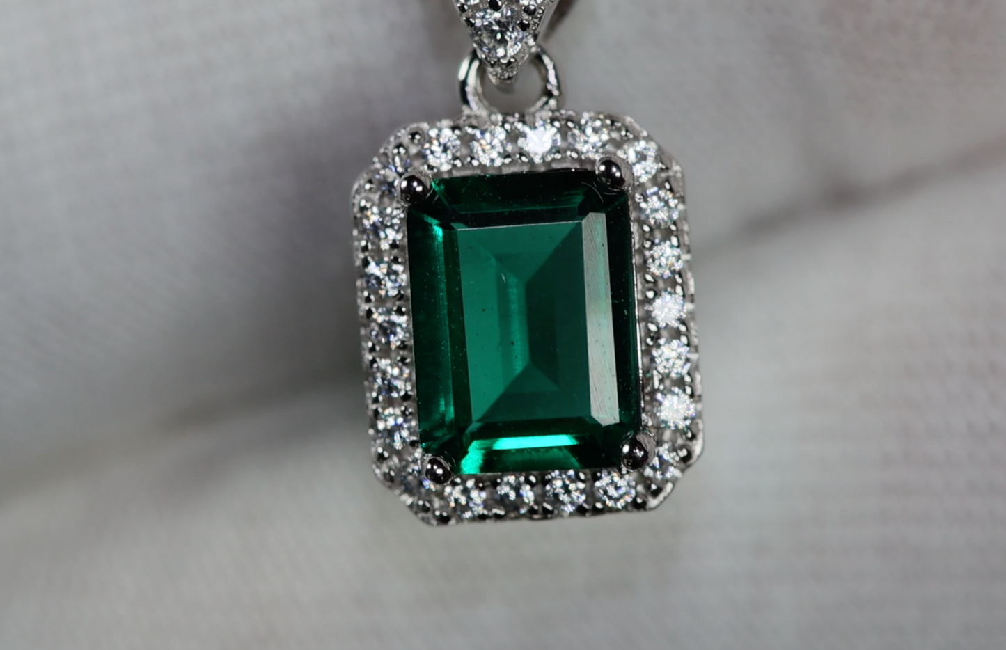 Colombian Emerald Pendant