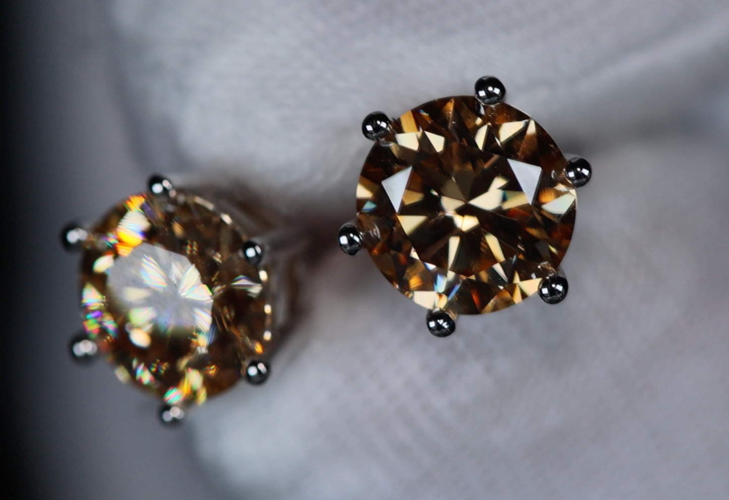 MOISSANITE STUD EARRINGS