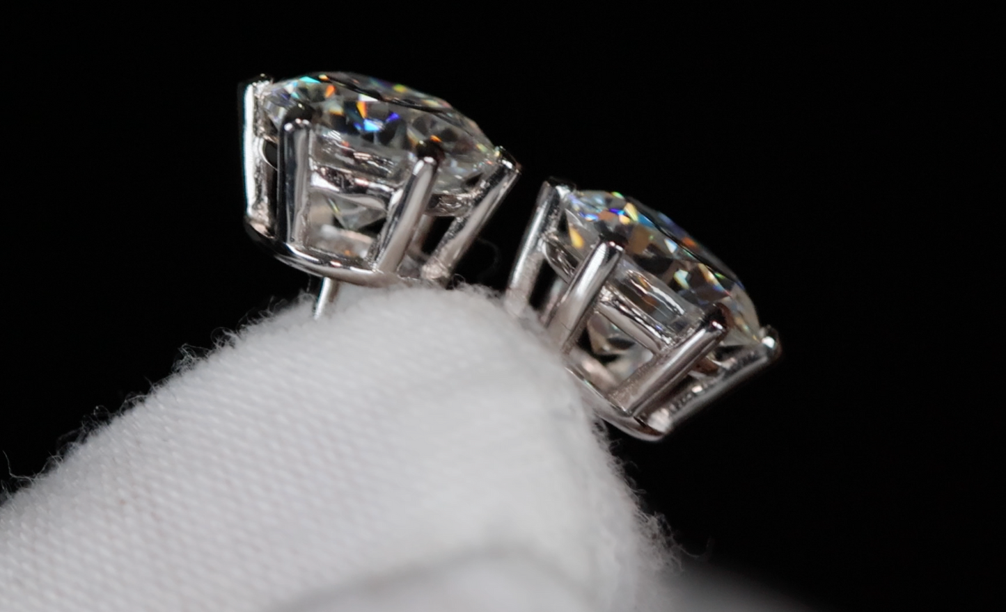 MOISSANITE DIAMOND EAR STUDS