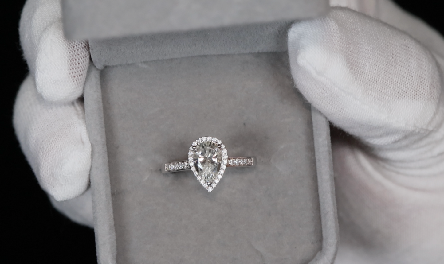 Moissanite Diamond Engagement Ring