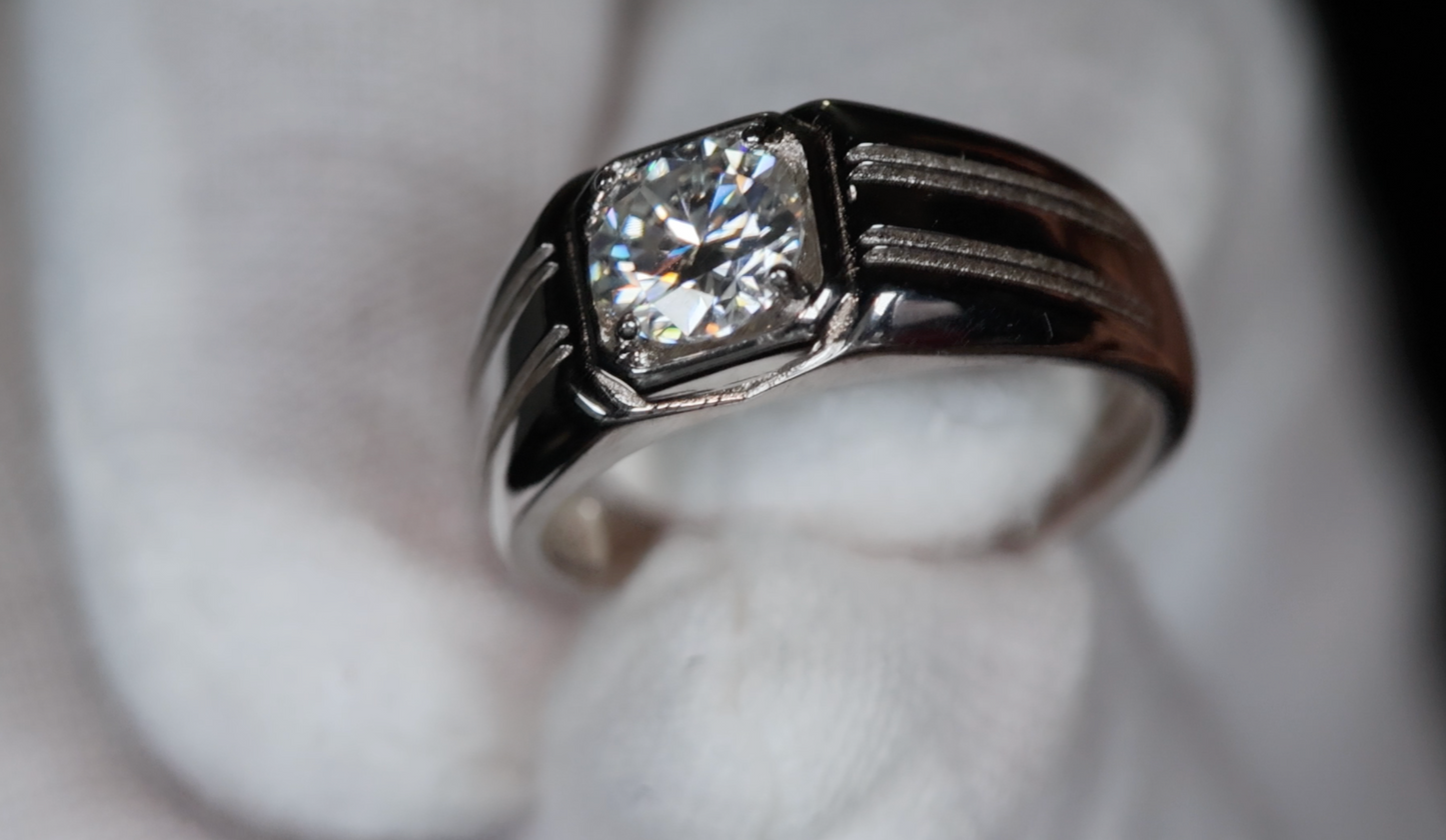 mens moissanite diamond ring