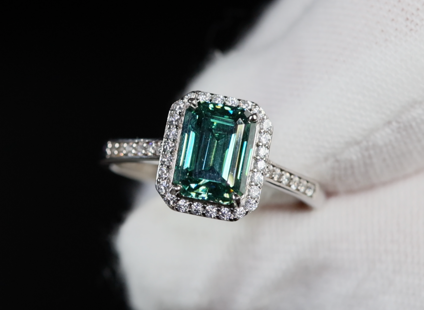 Womens Green Lab Diamond Ring