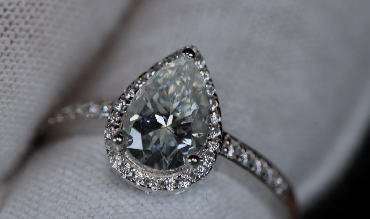 Moissanite Diamond Engagement Ring