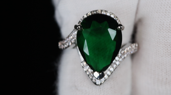 Green Emerald Ring