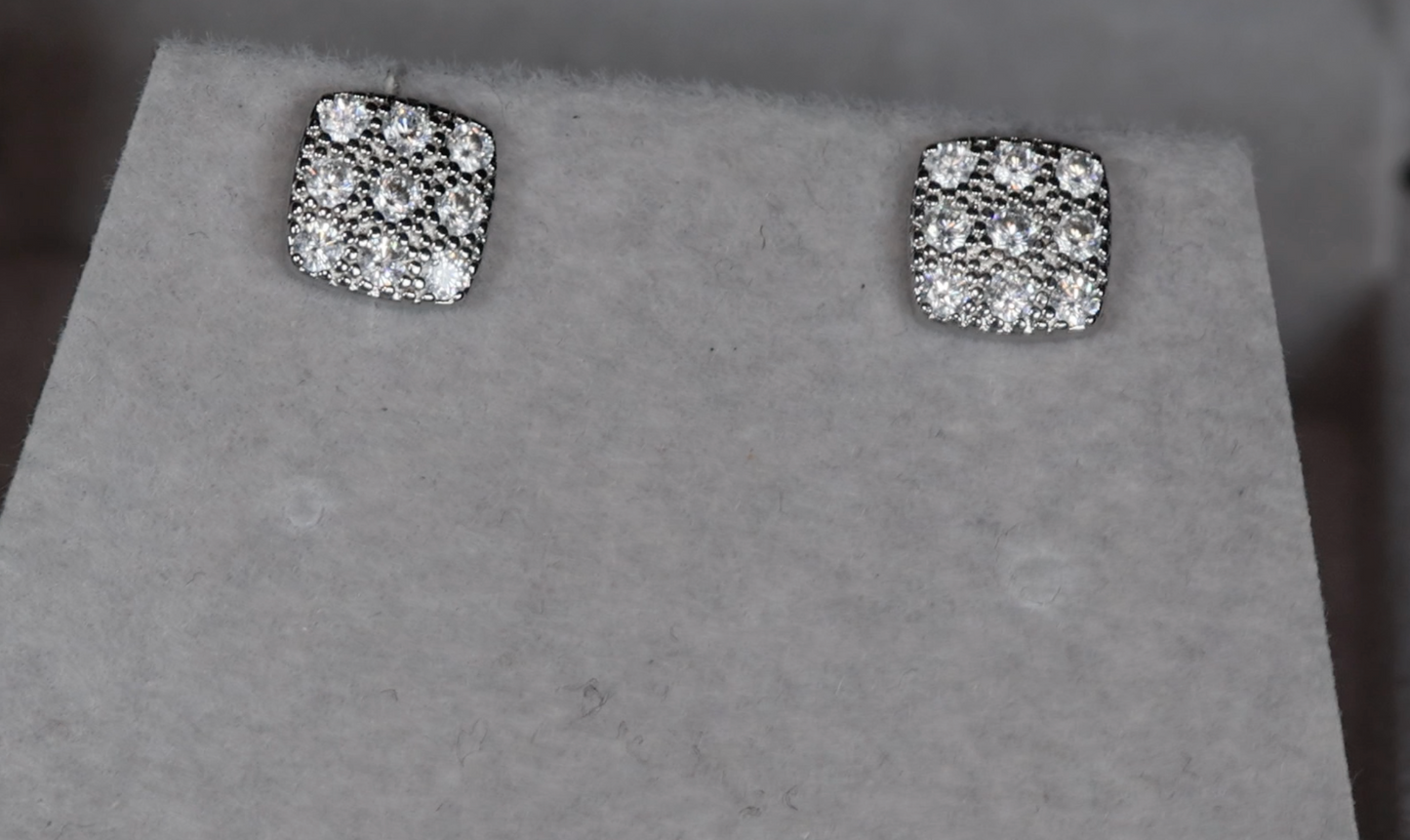 Womens Diamond Ear Studs