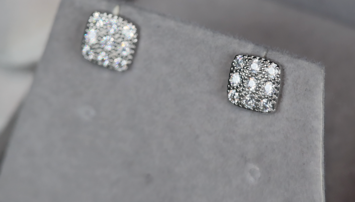 Womens Diamond Ear Studs