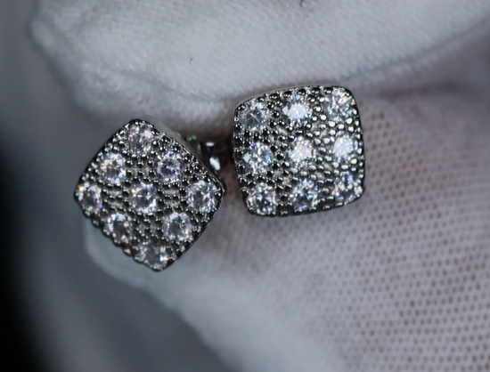 Womens Diamond Ear Studs