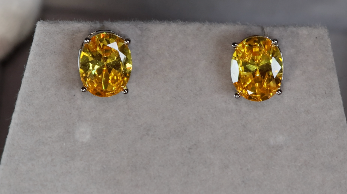 Womens Yellow Oval Diamond Ear Studs 