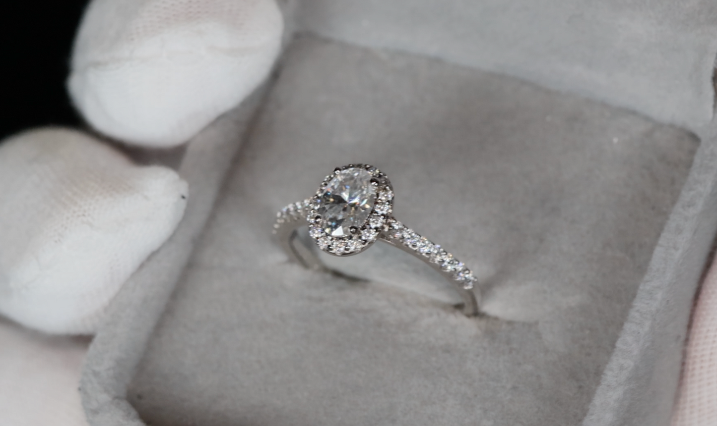 Womens Oval Moissanite Diamond Ring