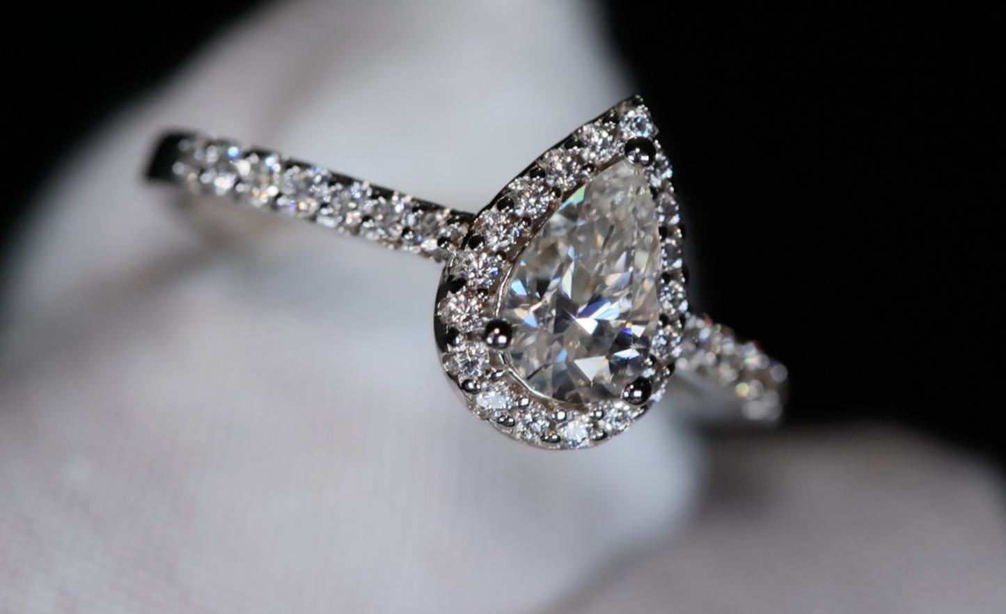 pear cut moissanite diamond ring