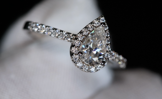 pear cut moissanite diamond ring