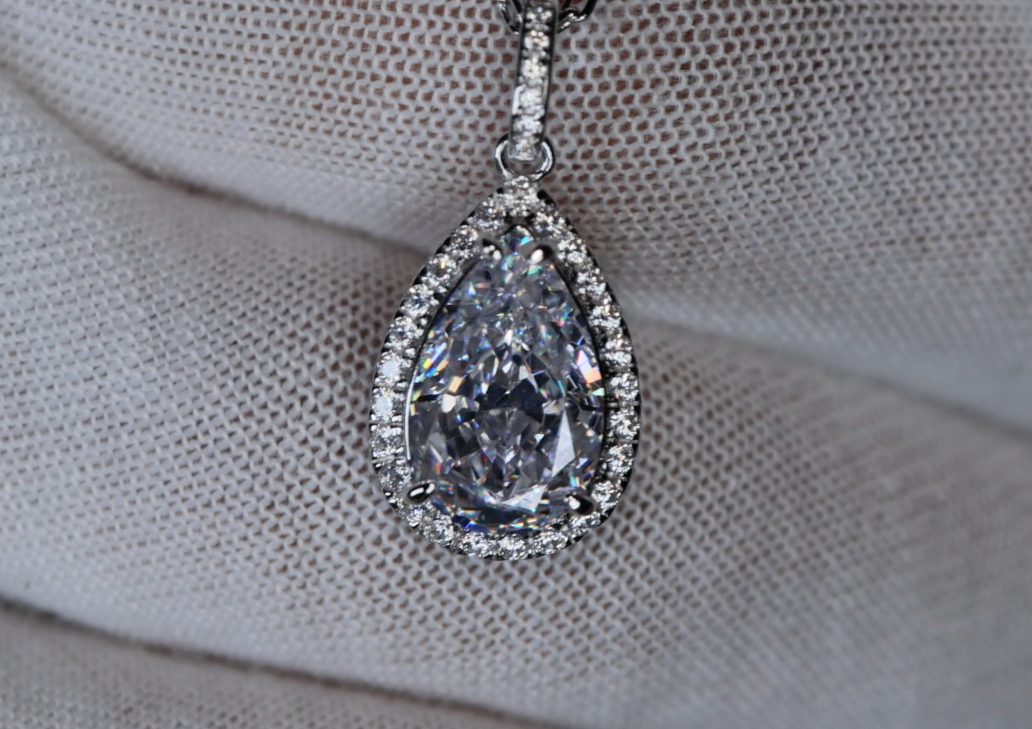 Womens Lab Grown Diamond Pendant