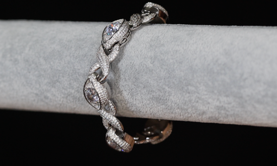 Moissanite Infinity Link Chain