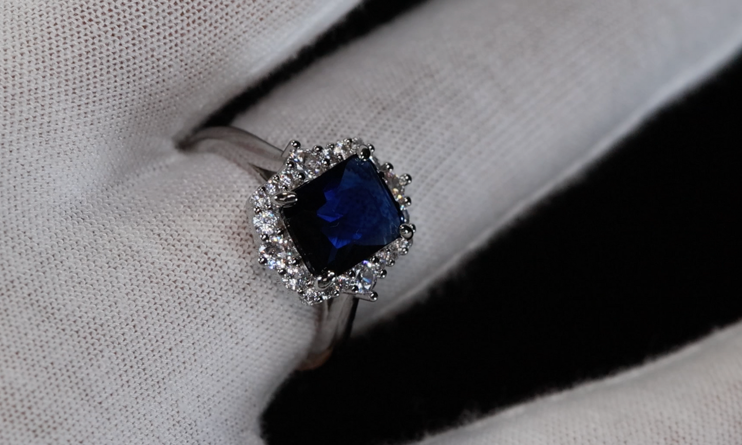 WOMENS SAPPHIRE BLUE RING