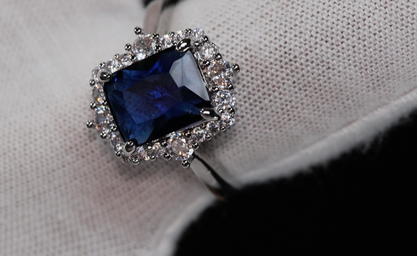 WOMENS SAPPHIRE BLUE EngagementRING