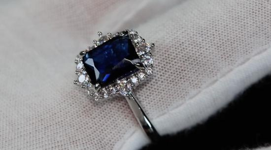 SAPPHIRE BLUE Engagement RING