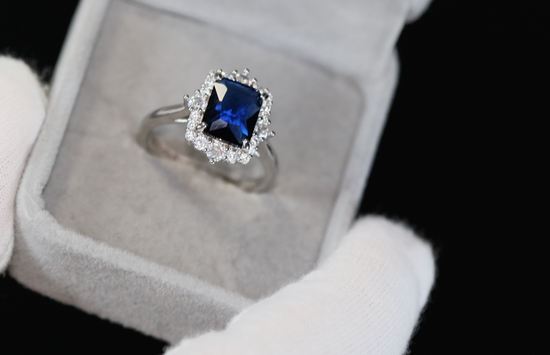 SAPPHIRE BLUE WEDDING RING