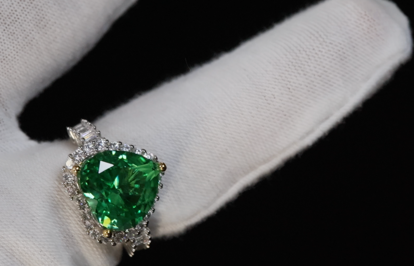 Green Diamond Heart Ring | Diamond Heart Ring | Green Diamond Ring